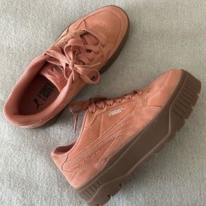 Puma Coral Platform Sneakers (Size 9)